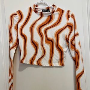 Wave Print Cropped Tee